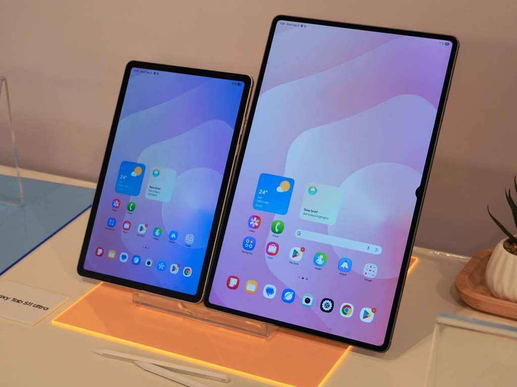 مقارنة Galaxy Tab S12 Ultra وS12+